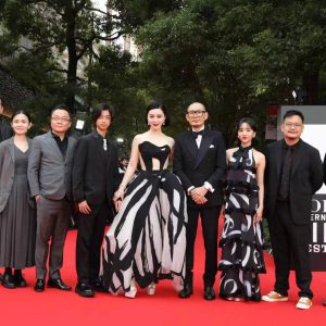 《地母》连续两日登顶豆瓣实时热门电影榜 2 Mother Bhumi topped Douban real-time trending movie chart for two consecutive 4